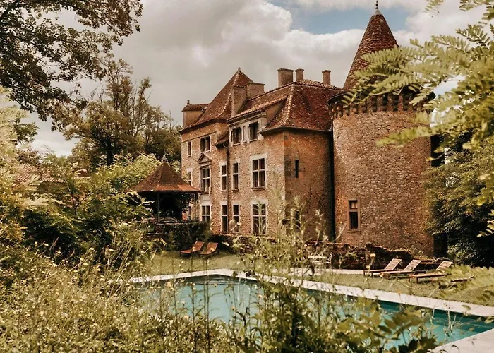 Chateau De Saint Dau